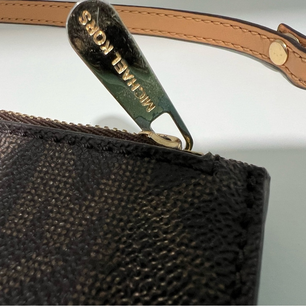 Michael Kors Brown Wristlet, wallet or insert - Picture 3 of 11